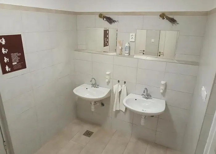 Vendeghaz * Alsóörs