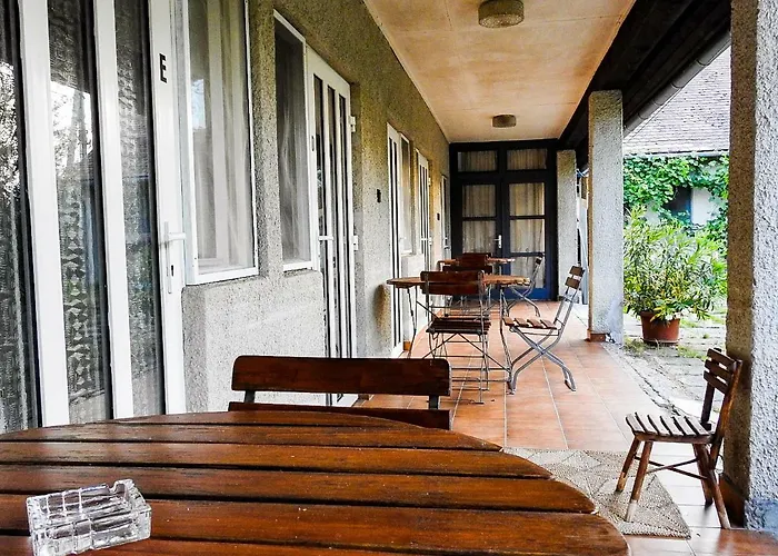 Vendeghaz * Alsóörs